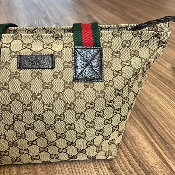 A287 - 💯 % authentic Gucci shoulder bag - Picture 6 of 16